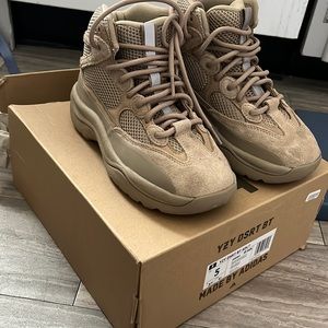 Yeezy DSRT BOOT